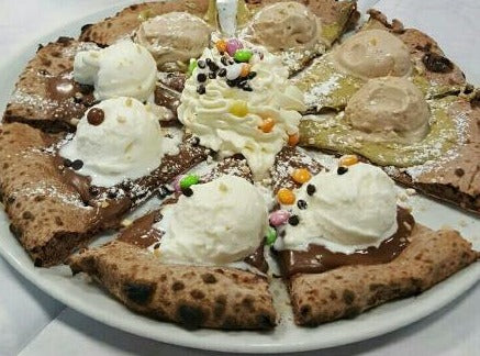 Pizza con Nutella, crema frangipane e pera poché